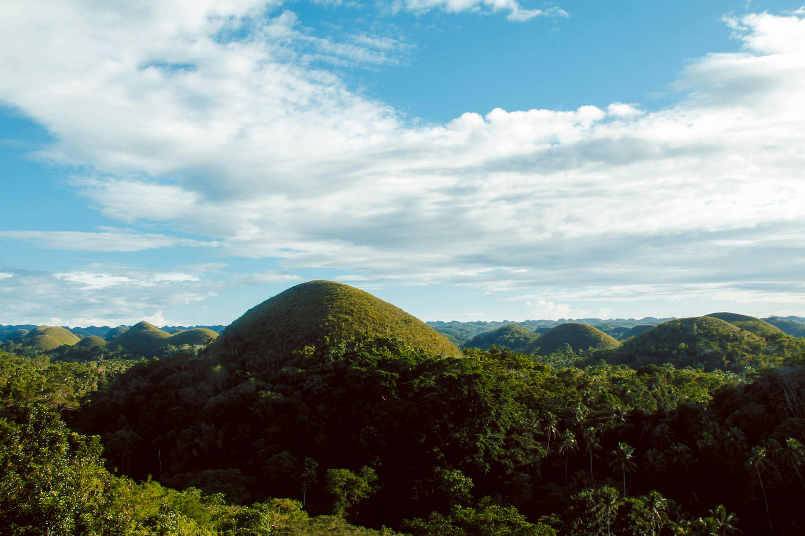 Oplev Bohol: En Guide til Chocolate Hills i Filippinerne