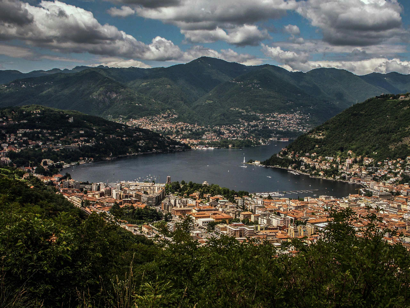 Romantiske Lake Como i Italiens Alper